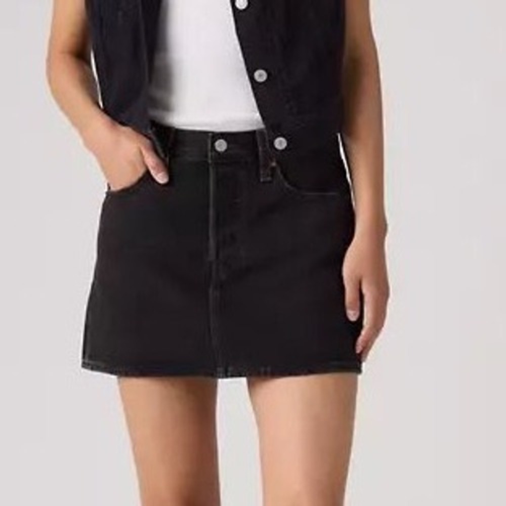 Levi's Denim Mini Skirt Signature Arcuate Stitching Womens 6 Black PreLoved
